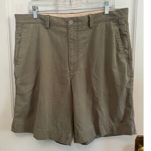 Tommy Bahama Men's 36 Muted Green Bermuda Shorts Cotton Tencel Blend Casual